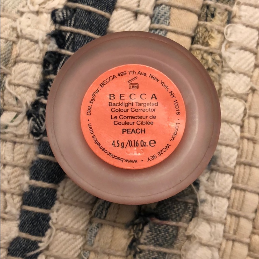BECCA Backlight Targeted Colour Corrector (Peach) - Picture 3 of 4